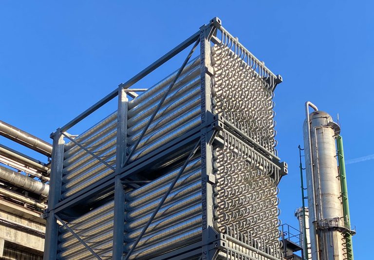 Thermische und elektrochemische Energiespeicher im Vergleich